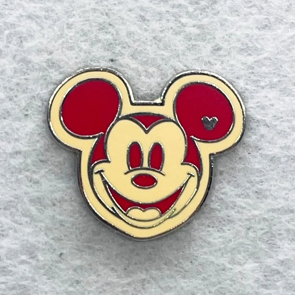 🔮 5/$25‎ Disney Red Mickey Mouse Pin